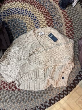 Woman’s Hollister sweater